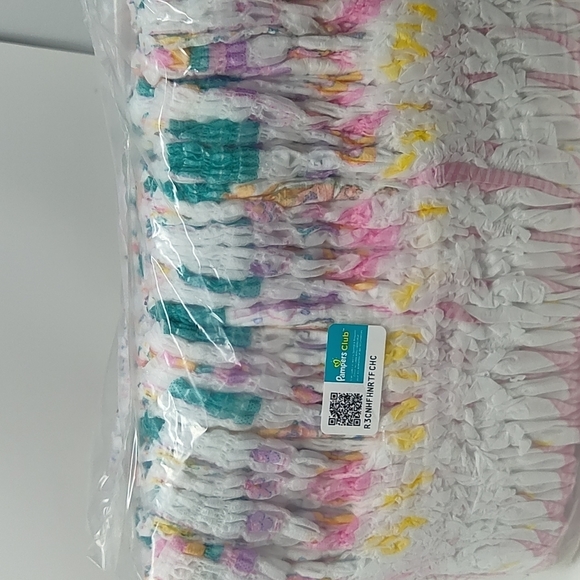 24 Packs of New Pampers/size 2T Boys - Picture 1 of 1